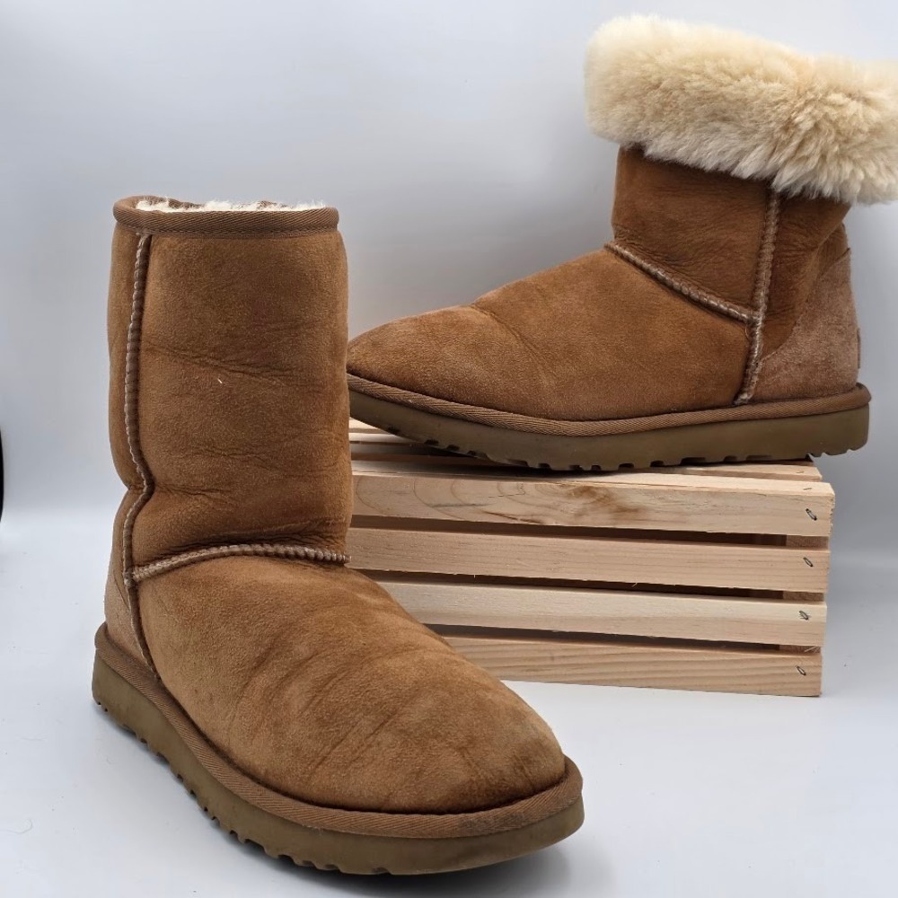 UGG Classic Short II Boots Women 8 Chestnut Suede Shearling 1016223 Winter Cozy
